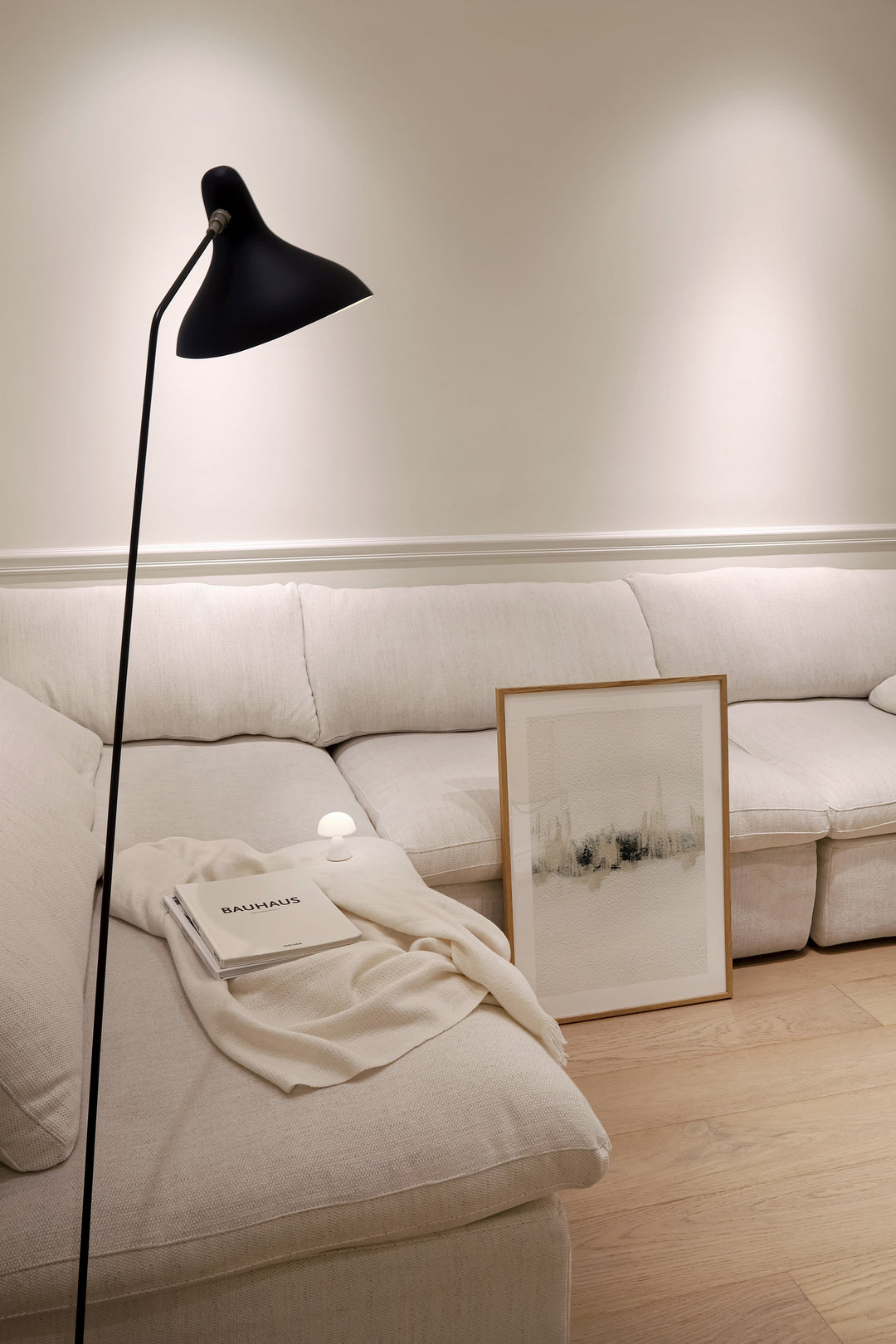 Your Guide to Interior Design Lighting for Wall Art